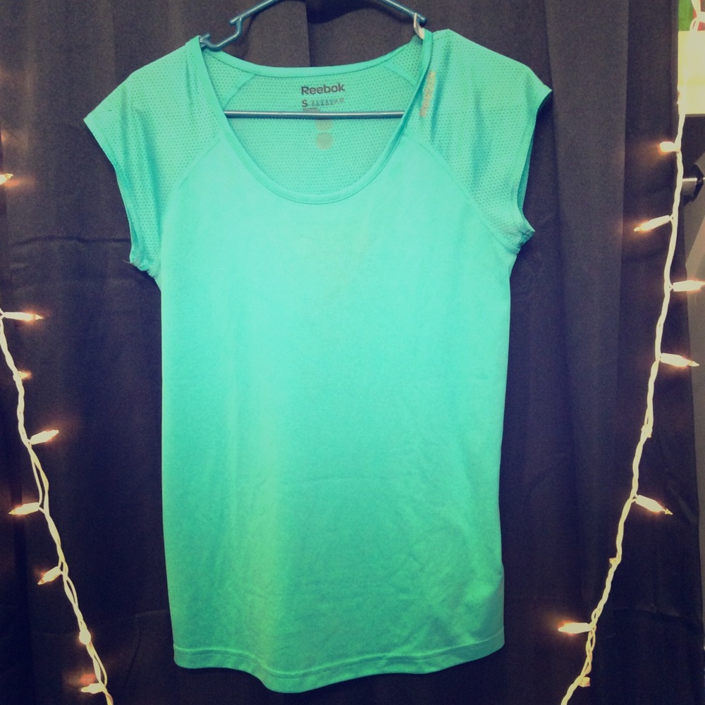 Reebok t-shirt